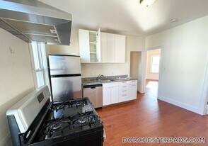 19 Eastman St in Boston, MA - Building Photo