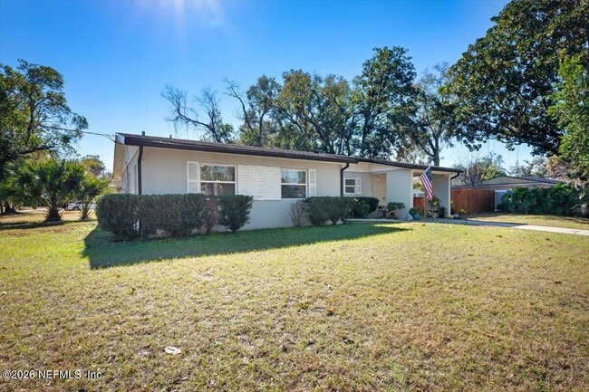 2254 Clemson Rd in Jacksonville, FL - Foto de edificio - Building Photo