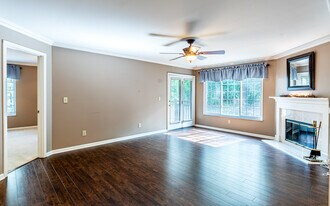 539 Cloverfield Ln, Unit 207 in Fort Wright, KY - Building Photo