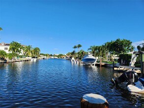5748 NE 27th Ave in Fort Lauderdale, FL - Building Photo - Building Photo