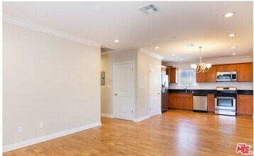 1203 1/2 S Catalina St in Los Angeles, CA - Building Photo - Building Photo