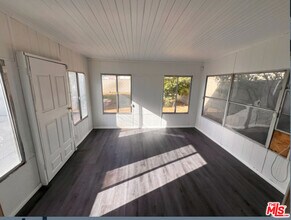 5749 8th Ave in Los Angeles, CA - Building Photo - Building Photo