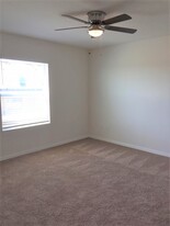 9026 Pinales Way in Davenport, FL - Building Photo