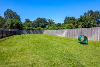 Jamestown Place Apartments Bossier City in Bossier City, LA - Building Photo - Building Photo