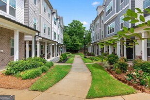 2110 Wesson Ct in Kennesaw, GA - Building Photo