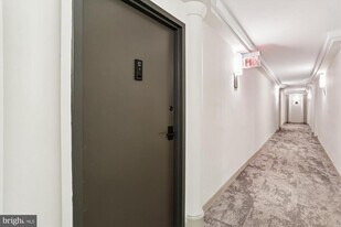 950 25th St NW in Washington, DC - Building Photo