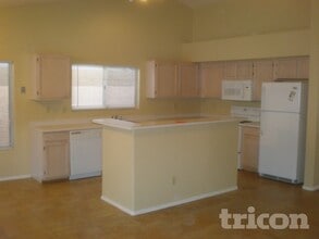 17521 N 86th Ave in Peoria, AZ - Foto de edificio - Building Photo