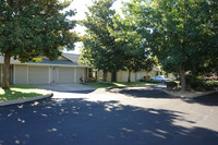 2342-2356 Pamela Ln in Sacramento, CA - Foto de edificio - Building Photo