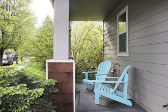 2345 NW Quinn Creek Loop in Bend, OR - Foto de edificio - Building Photo