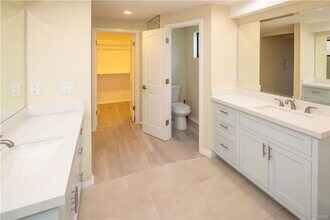 434 Manhattan Ave in Hermosa Beach, CA - Foto de edificio - Building Photo