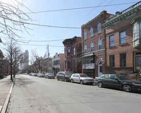 372 Hudson Ave in Albany, NY - Building Photo - Building Photo