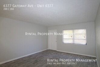 6377 Gateway Ave in Sarasota, FL - Building Photo - Building Photo