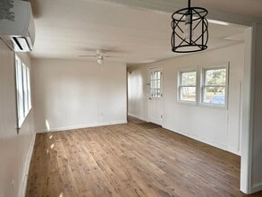 12 Hayes St in Salisbury, MA - Building Photo - Building Photo