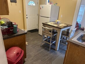 58 Tolland St, Unit Unit B in East Hartford, CT - Building Photo - Building Photo