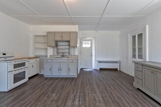 5625-5639 NY-82 in Clinton Corners, NY - Building Photo - Building Photo