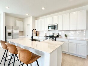 2524 Lago Costa Dr in Texas City, TX - Building Photo - Building Photo