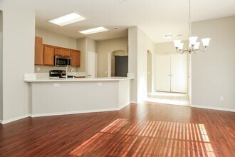 7732 Respect Ave in Las Vegas, NV - Building Photo - Building Photo