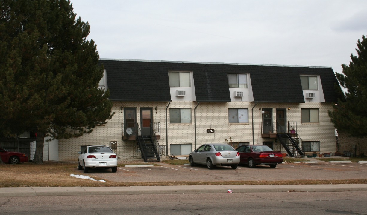 2717 W 27th St in Greeley, CO - Foto de edificio