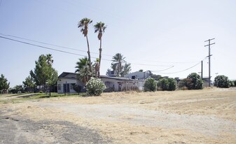 Sunrise Casitas in Lancaster, CA - Building Photo