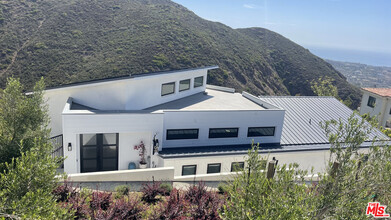 5190 Horizon Dr in Malibu, CA - Building Photo - Building Photo