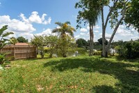 9816 Crofton Ln in Port Richey, FL - Foto de edificio - Building Photo