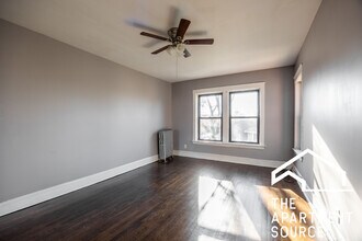3602 W Sunnyside Ave, Unit 3 in Chicago, IL - Building Photo - Building Photo
