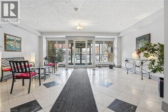 101 Queen St S in Hamilton, ON - Building Photo - Building Photo