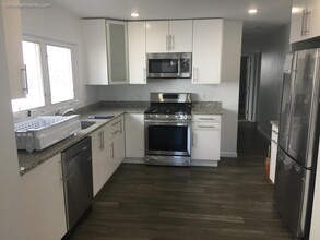 63 Lowell St, Unit 1 in Somerville, MA - Building Photo - Building Photo