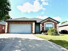 138 Lipan St in Greenville, TX - Building Photo
