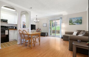 171 Old Montgomery Hwy in Vestavia Hills, AL - Foto de edificio - Building Photo