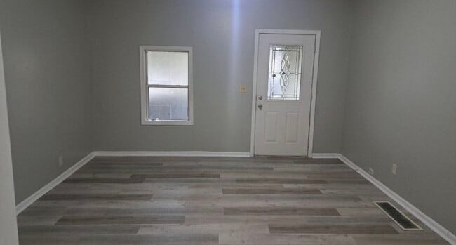 832 S Pershing Ave, Unit 832 South Pershing Ave in Indianapolis, IN - Foto de edificio - Building Photo