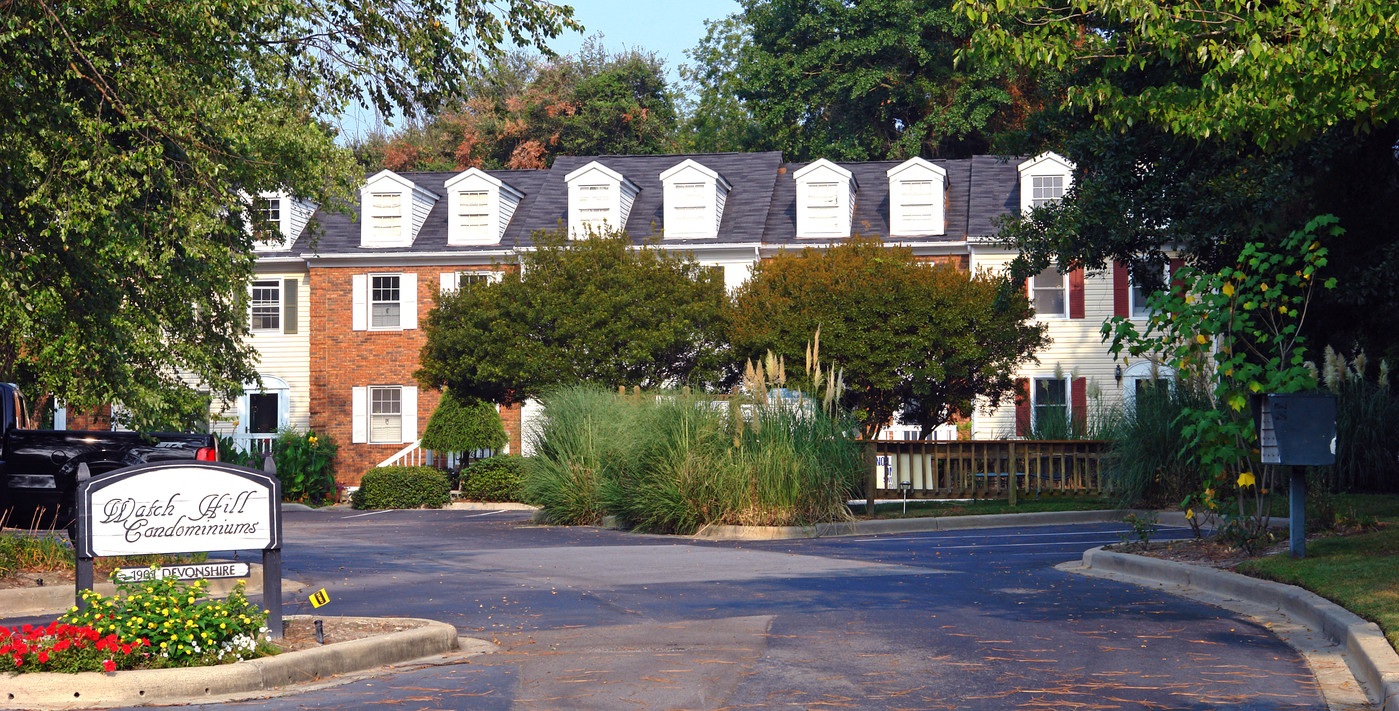 1901 Devonshire Dr in Columbia, SC - Building Photo