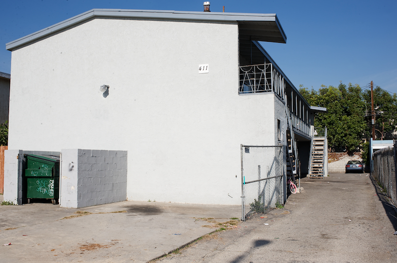 411 W Fiat St in Carson, CA - Building Photo