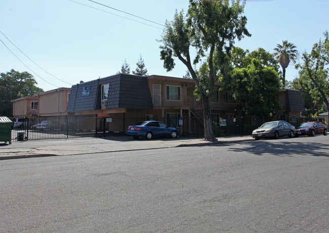 Parkside Apartments in Stockton, CA - Foto de edificio - Building Photo