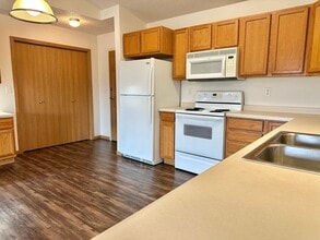 4431 Calico Dr S in Fargo, ND - Building Photo - Building Photo