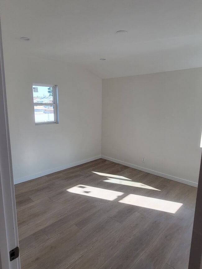 4114 9th Ave, Unit 4114