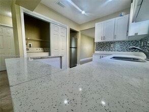 9241 SW 204th Terrace in Cutler Bay, FL - Foto de edificio - Building Photo