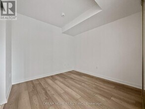 120 Broadway Ave in Toronto, ON - Building Photo - Building Photo