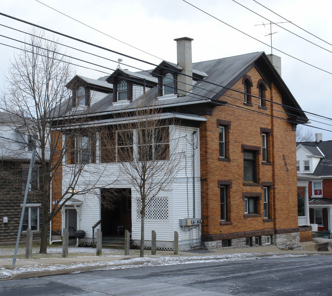 639 W College Ave in State College, PA - Building Photo - Building Photo