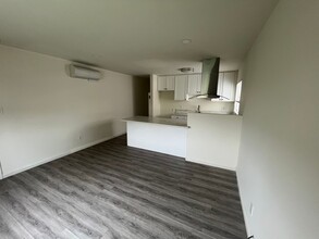 2428 Michigan Ave in Los Angeles, CA - Building Photo - Building Photo