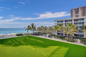 6801 Collins Ave in Miami Beach, FL - Building Photo - Building Photo