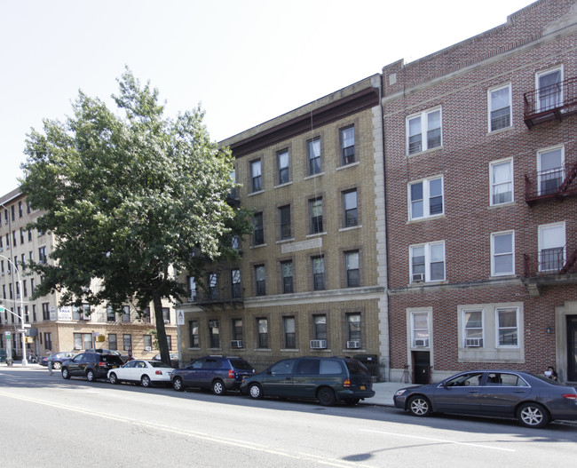 Shlikerman's Houses in Brooklyn, NY - Building Photo - Building Photo