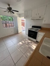 2616 N Half Moon Dr, Unit C in Bakersfield, CA - Building Photo - Building Photo