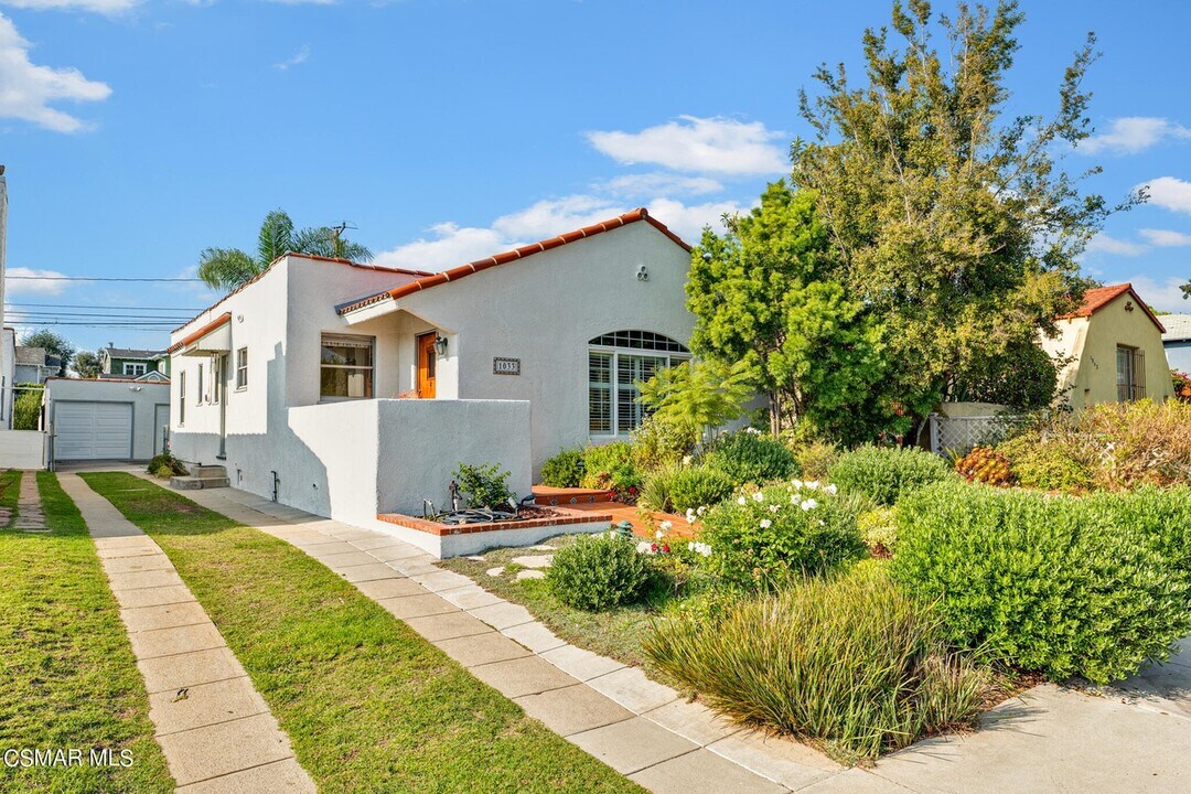 1033 Pine St in Santa Monica, CA - Building Photo