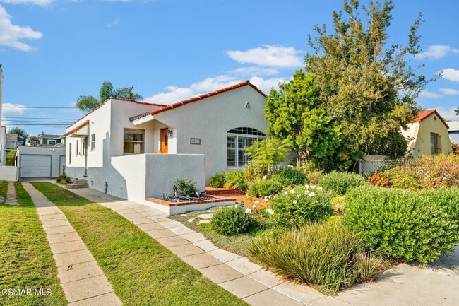 property at 1033 Pine St
