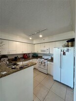 4840 N State Rd 7 in Coconut Creek, FL - Building Photo