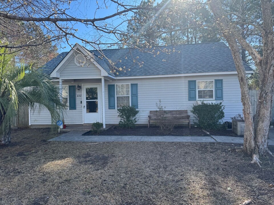 642 Indian Wells Way in Wilmington, NC - Building Photo