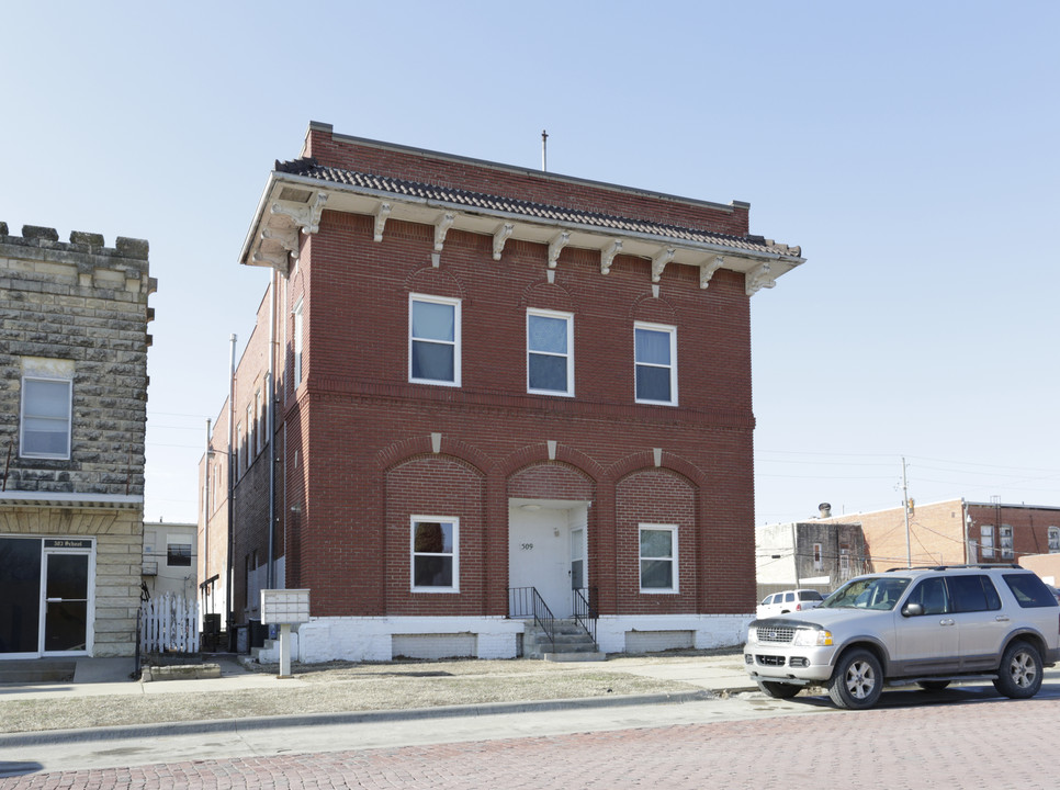 509 S School St in Augusta, KS - Building Photo