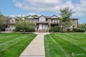 4112 Birchwood Ct in North Brunswick, NJ - Building Photo - Building Photo