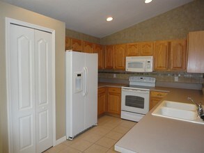 2722 Billingham Dr in Land O Lakes, FL - Foto de edificio - Building Photo